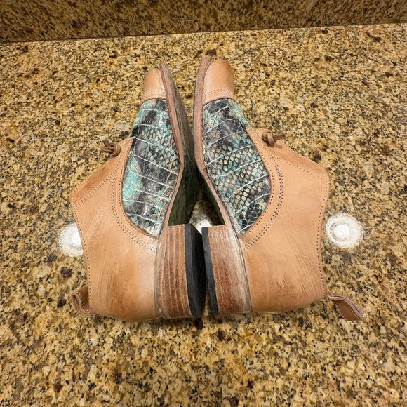 FreeBird Mabel Turquoise Black Faux Snakeskin Light Oxfords Size 8 VGUC - Picture 7 of 9